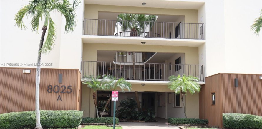 Condominio en Miami, Florida, 2 dormitorios  № 2022636