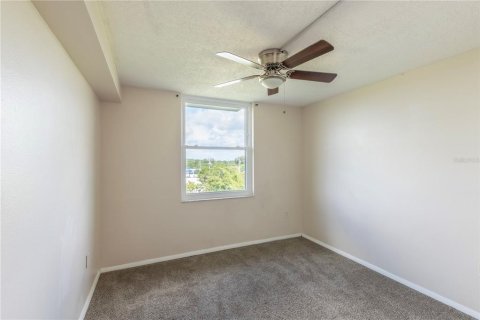 Condo in Clearwater, Florida, 2 bedrooms № 2195924 - photo 13