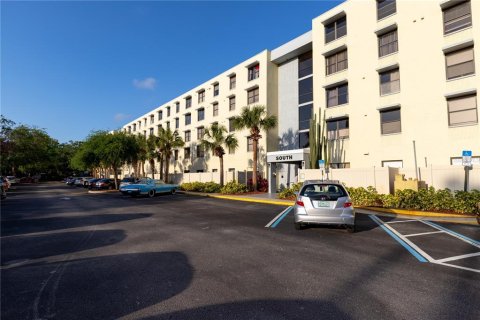 Condominio en Clearwater, Florida, 2 dormitorios № 2195924