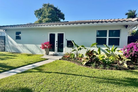 Villa ou maison à Hollywood, Floride 3 chambres, 145.76 m2 № 2085415