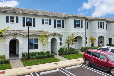 Townhouse in Homestead, Florida 3 bedrooms, 123.37 sq.m. № 2003251 - photo 2