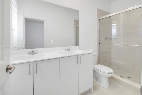 Townhouse in Homestead, Florida 3 bedrooms, 123.37 sq.m. № 2003251 - photo 16