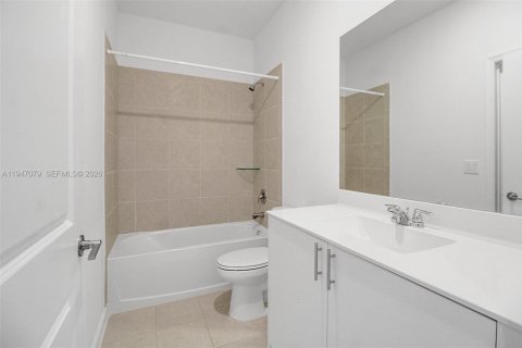 Townhouse in Homestead, Florida 3 bedrooms, 123.37 sq.m. № 2003251 - photo 6