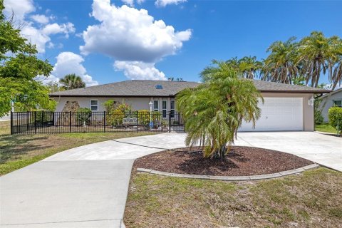 Villa ou maison à Port Charlotte, Floride 3 chambres, 196.95 m2 № 2132153