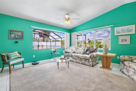 Casa en venta en Port Charlotte, Florida, 3 dormitorios, 196.95 m2 № 2132153 - foto 13