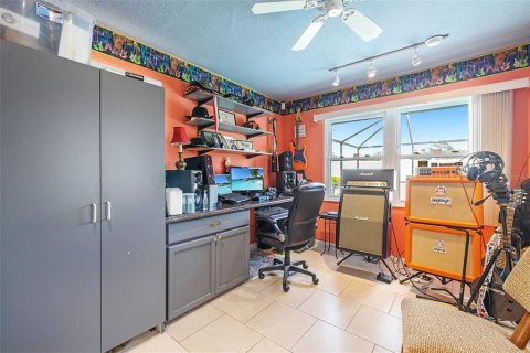 Casa en venta en Port Charlotte, Florida, 3 dormitorios, 196.95 m2 № 2132153 - foto 19