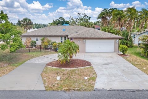 Casa en venta en Port Charlotte, Florida, 3 dormitorios, 196.95 m2 № 2132153 - foto 30