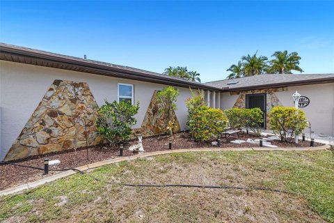 Casa en venta en Port Charlotte, Florida, 3 dormitorios, 196.95 m2 № 2132153 - foto 6