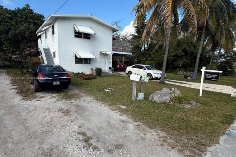 Immobilier commercial à vendre à Marathon, Floride: 120.96 m2 № 2007377 - photo 8