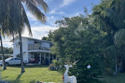 Immobilier commercial à vendre à Marathon, Floride: 120.96 m2 № 2007377 - photo 4