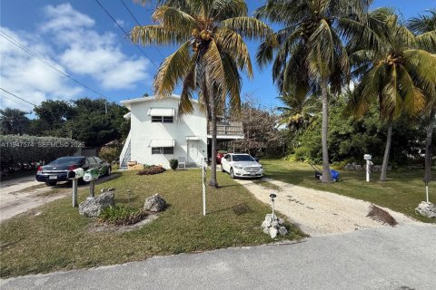 Immobilier commercial à vendre à Marathon, Floride: 120.96 m2 № 2007377 - photo 7