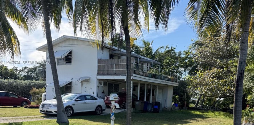 Immobilier commercial à Marathon, Floride 120.96 m2 № 2007377