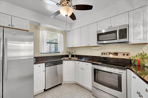 House in Deltona, Florida 2 bedrooms, 115.85 sq.m. № 1866466 - photo 10
