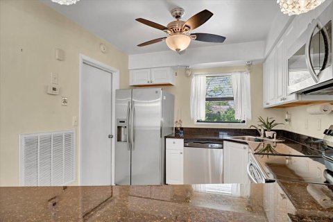 House in Deltona, Florida 2 bedrooms, 115.85 sq.m. № 1866466 - photo 9