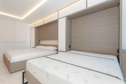 Condominio en alquiler en Miami Beach, Florida, 1 dormitorio, 78.97 m2 № 1667600 - foto 24