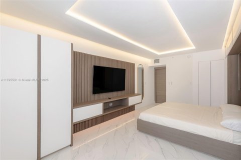 Condominio en alquiler en Miami Beach, Florida, 1 dormitorio, 78.97 m2 № 1667600 - foto 23