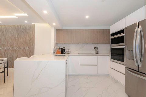 Condominio en alquiler en Miami Beach, Florida, 1 dormitorio, 78.97 m2 № 1667600 - foto 15