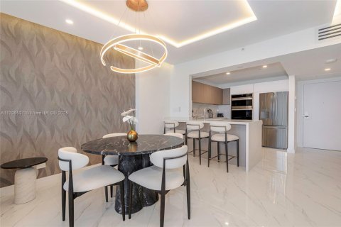 Condominio en alquiler en Miami Beach, Florida, 1 dormitorio, 78.97 m2 № 1667600 - foto 10