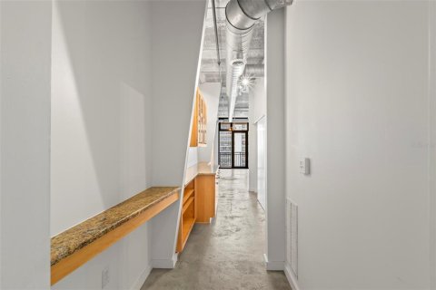 Condominio en alquiler en Saint Petersburg, Florida, 1 dormitorio, 93.18 m2 № 1851051 - foto 2