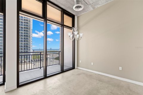 Condominio en alquiler en Saint Petersburg, Florida, 1 dormitorio, 93.18 m2 № 1851051 - foto 23