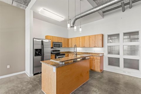 Condominio en alquiler en Saint Petersburg, Florida, 1 dormitorio, 93.18 m2 № 1851051 - foto 18