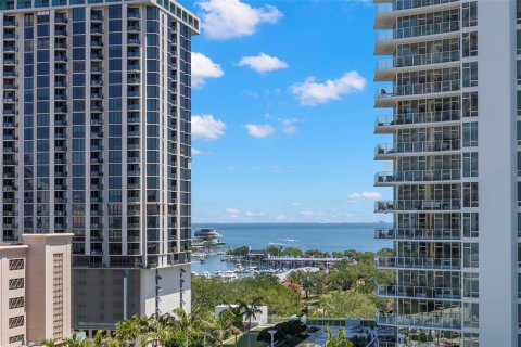 Condominio en alquiler en Saint Petersburg, Florida, 1 dormitorio, 93.18 m2 № 1851051 - foto 8