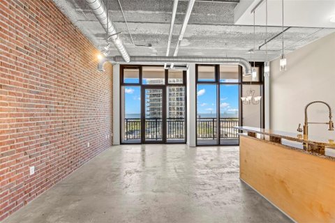 Condominio en alquiler en Saint Petersburg, Florida, 1 dormitorio, 93.18 m2 № 1851051 - foto 16