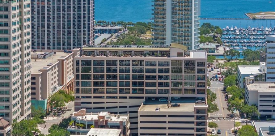 Condominio en Saint Petersburg, Florida, 1 dormitorio  № 1851051