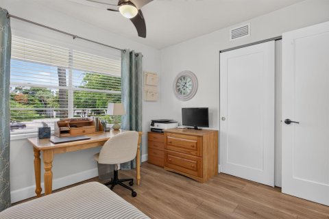 Condo in Coconut Creek, Florida, 2 bedrooms  № 2173383 - photo 12
