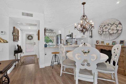 Condo in Coconut Creek, Florida, 2 bedrooms  № 2173383 - photo 14