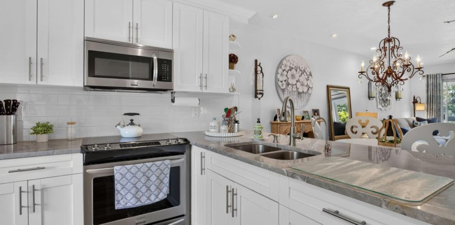 Condo in Coconut Creek, Florida, 2 bedrooms  № 2173383