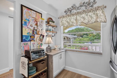 Condo in Coconut Creek, Florida, 2 bedrooms  № 2173383 - photo 7