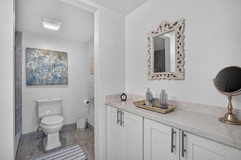 Condo in Coconut Creek, Florida, 2 bedrooms  № 2173383 - photo 23