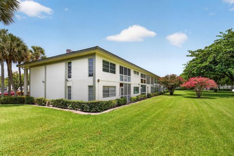 Condo in Coconut Creek, Florida, 2 bedrooms  № 2173383 - photo 30