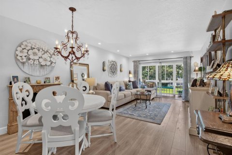 Condo in Coconut Creek, Florida, 2 bedrooms  № 2173383 - photo 13