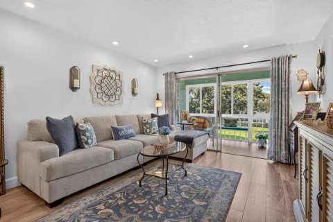 Condo in Coconut Creek, Florida, 2 bedrooms  № 2173383 - photo 15