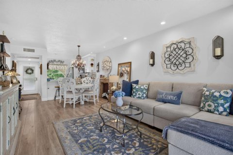 Condo in Coconut Creek, Florida, 2 bedrooms  № 2173383 - photo 17