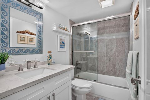 Condo in Coconut Creek, Florida, 2 bedrooms  № 2173383 - photo 9