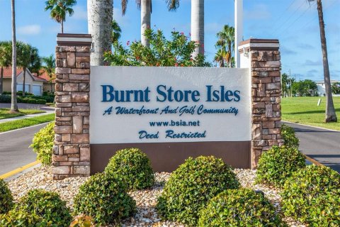 House in Punta Gorda, Florida 3 bedrooms, 248.42 sq.m. № 2110389 - photo 6