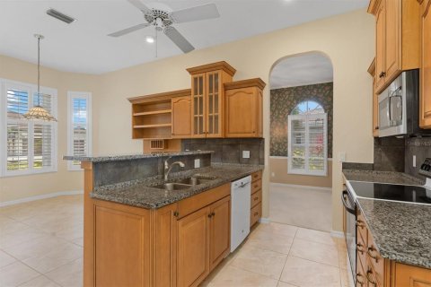 House in Punta Gorda, Florida 3 bedrooms, 248.42 sq.m. № 2110389 - photo 5