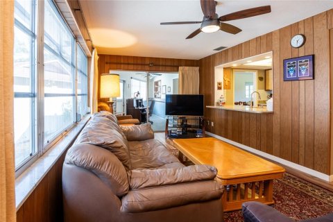 Villa ou maison à vendre à Clearwater, Floride: 2 chambres, 159.14 m2 № 1518584 - photo 25