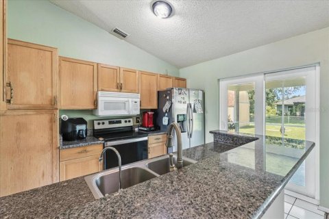 House in Port Charlotte, Florida 3 bedrooms, 125.42 sq.m. № 1899743 - photo 17