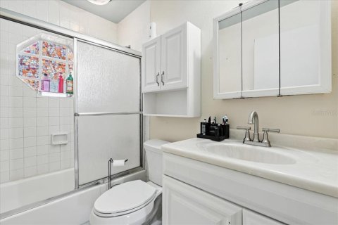 House in Port Charlotte, Florida 3 bedrooms, 125.42 sq.m. № 1899743 - photo 24