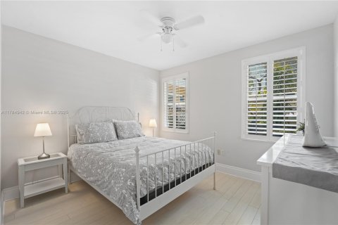 Снять в аренду квартиру в Майами-Бич, Флорида 2 спальни, 80.17м2, № 1958775 - фото 11