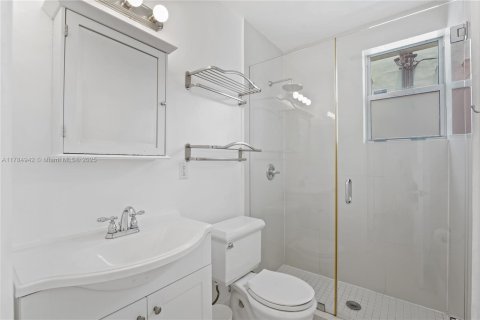 Снять в аренду квартиру в Майами-Бич, Флорида 2 спальни, 80.17м2, № 1958775 - фото 10