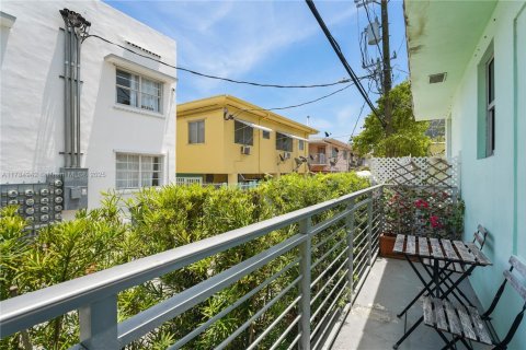 Снять в аренду квартиру в Майами-Бич, Флорида 2 спальни, 80.17м2, № 1958775 - фото 9