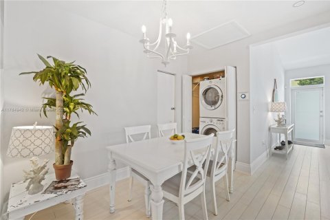 Снять в аренду квартиру в Майами-Бич, Флорида 2 спальни, 80.17м2, № 1958775 - фото 6