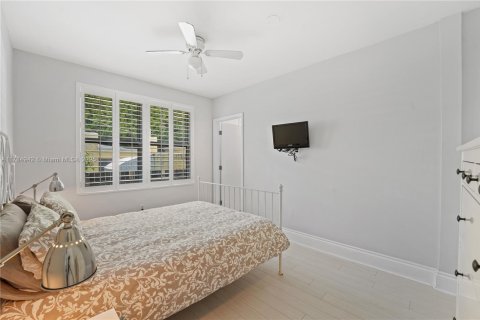 Снять в аренду квартиру в Майами-Бич, Флорида 2 спальни, 80.17м2, № 1958775 - фото 12