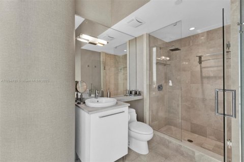 Condo in Sunny Isles Beach, Florida, 3 bedrooms  № 1860819 - photo 17
