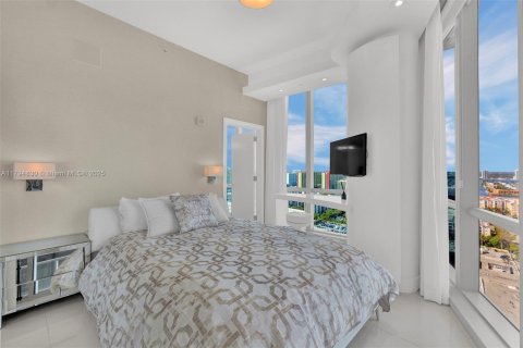 Condo in Sunny Isles Beach, Florida, 3 bedrooms  № 1860819 - photo 16